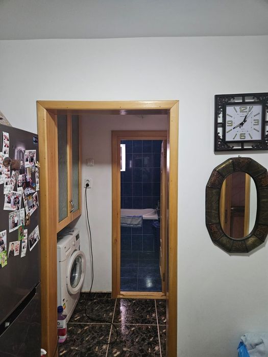 Închiriez apartament cu 2 camere