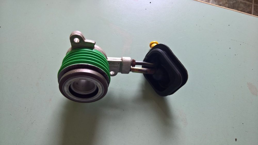 Продавам части за Мондео МК3 , Фиеста МК3