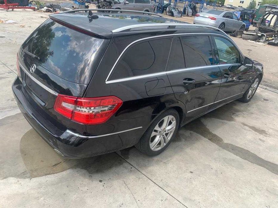 Dezmembrez mercedes e class w212 breack Cod motor 642/far bixenon