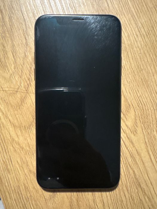 Vând IPhone XS  bun de utilizare!