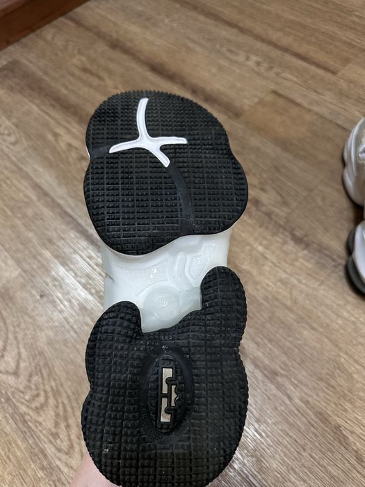 Кросовки Nike LeBron