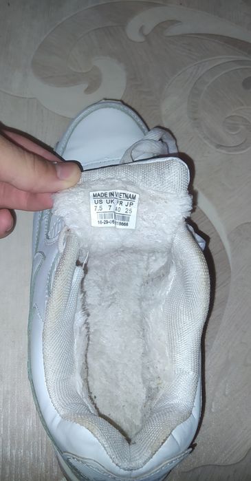 Продам Кроссовки Белые Nike