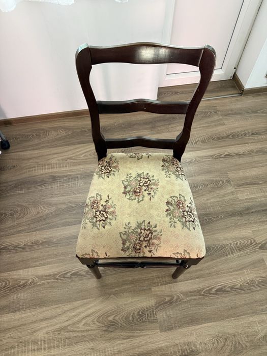 Mobilă living lemn masiv + masă extensibilă + 6 scaune – stare foarte bună