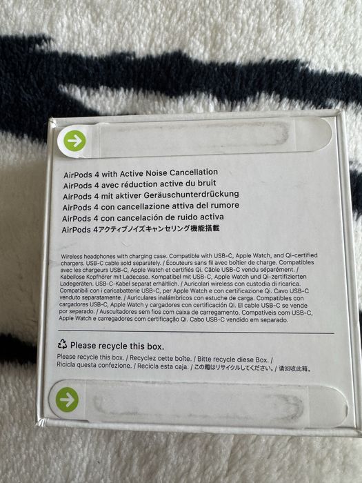 Apple AirPods 4 - ANC