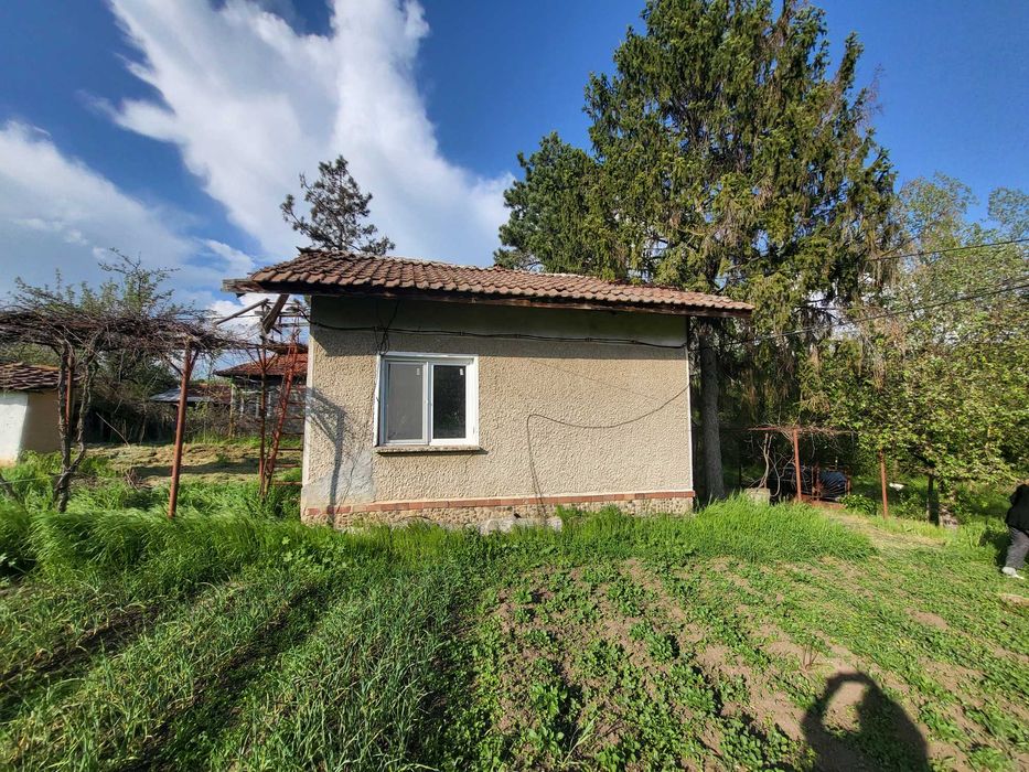 Продавам работещa  30 Кв ФтЕЦ в село Телиш на 130 км.от София