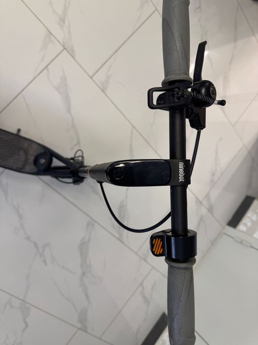 Продам электросамокат Ninebot f20A ориг