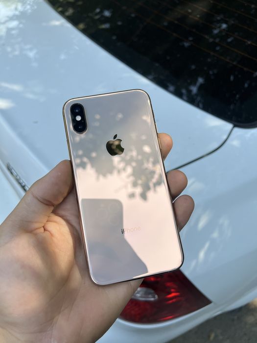 Iphone XS gold.       .