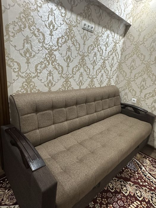 Divan sotiladi holati yaxshi