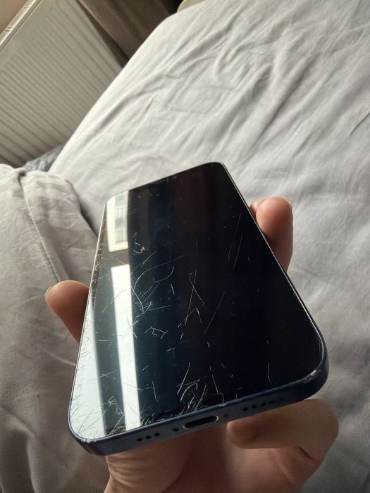 Iphone 12 черный