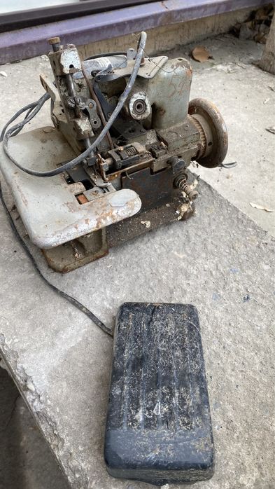 Продам оверлок. Б/у в рабочем состоянии