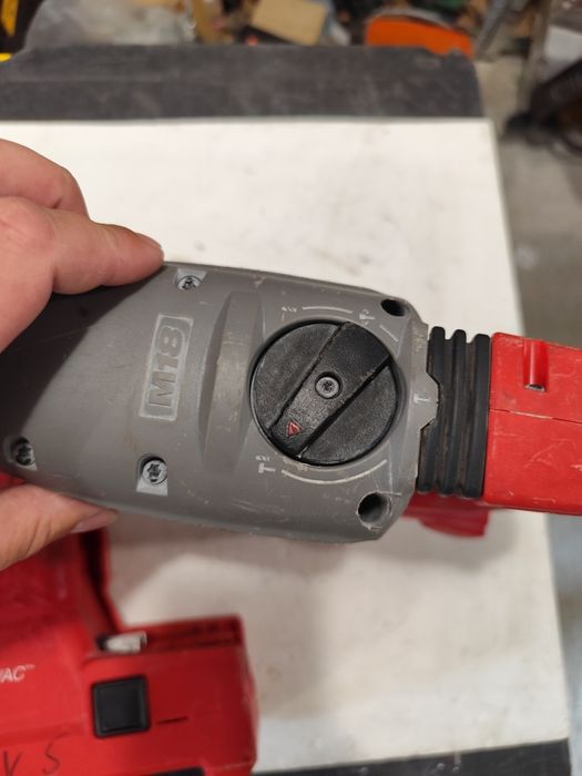 Акумулаторен перфоратор Милуоки 4J Milwaukee M18 CHPX прахоуловител