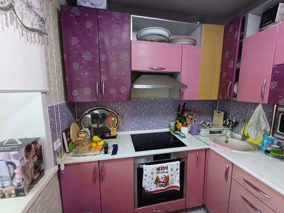 Продам кухонный гарнитур б/у