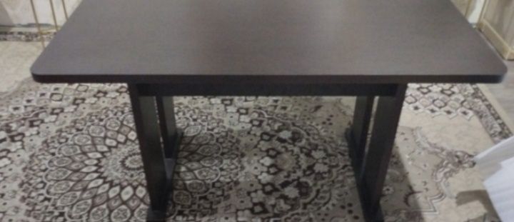 Продам хороший стол