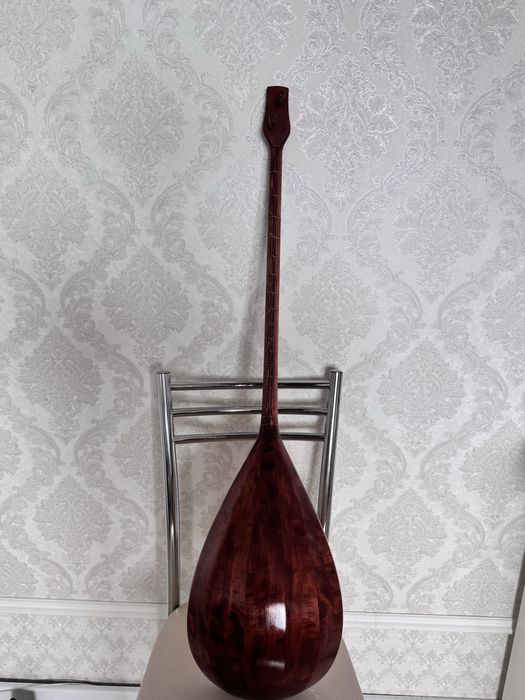 Кәсіби домбыра сатылады