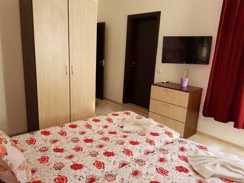 Дава се под наем Многостаен апартамент в Бургас, Лазур - 120 кв.м за 1000 € - Снимка #4