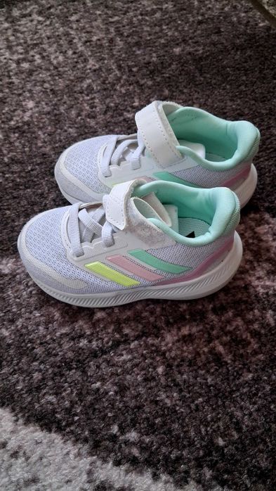 Маратонки за момиче