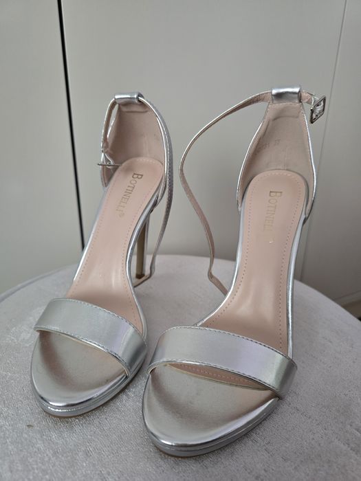 Сребристи сандали BOTINELLI