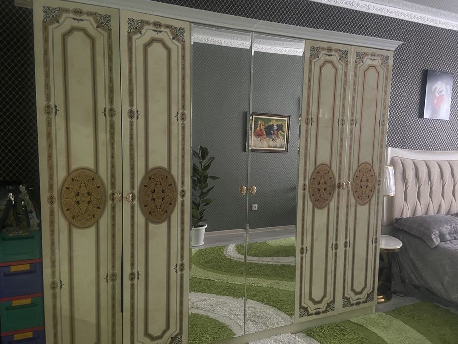 Продам 2 шкафа новых