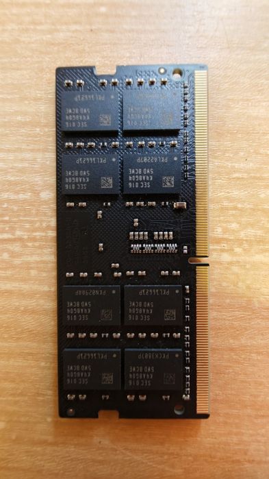 Vând 2 plăcuțe de memorie RAM pentru laptop
laptopul personal după upgrade la 64GB. 100% funcționale, 
au mers fără probleme în dual channel.