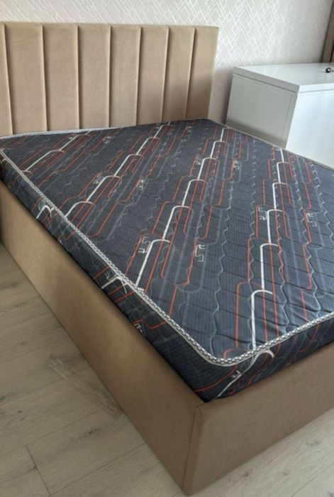 Продаю кровать цвет бежевый 160×200 см