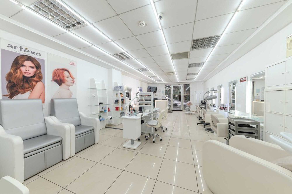 Salon de infrumusetare - AFACERE LA CHEIE DE VANZARE