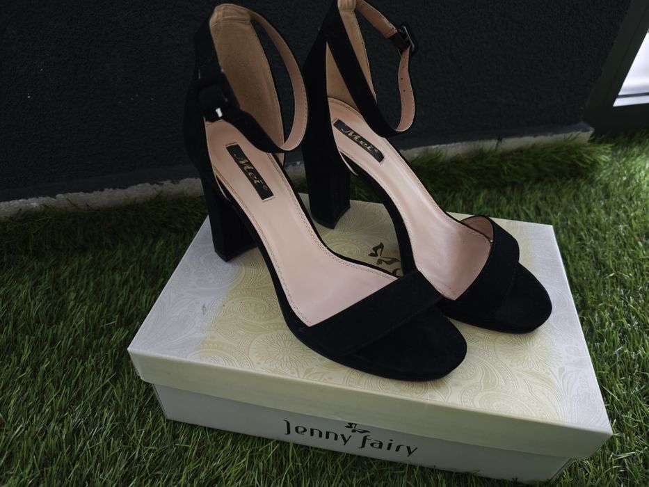 Sandale cu toc piele intoarsa