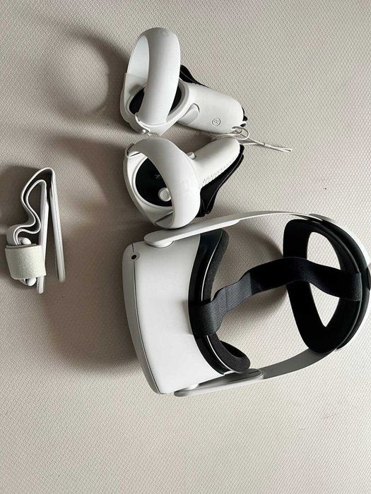 Очки виртуальной реальности Oculus Quest 2 + крепеж Oculus Elite