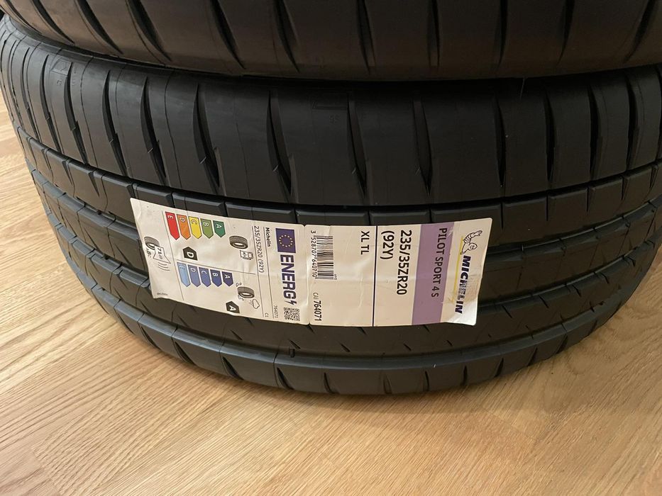 Michelin pilot sport 4 S R20