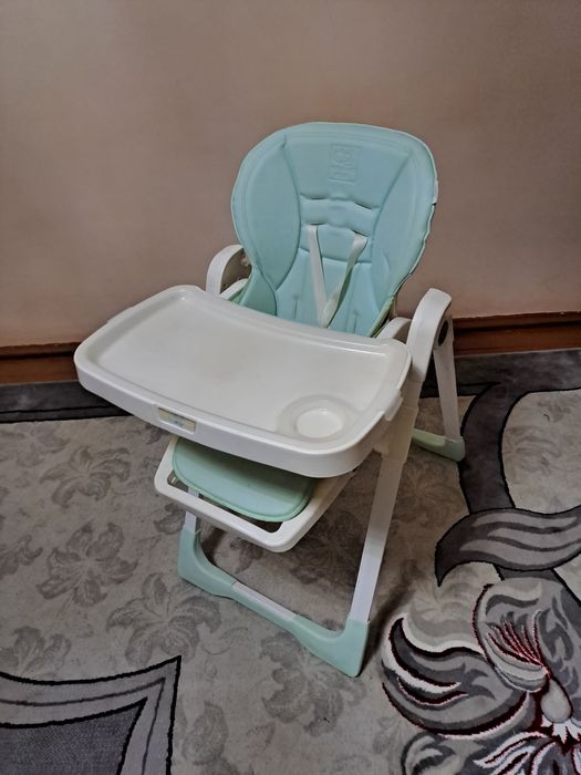 Детский стульчик для кормления