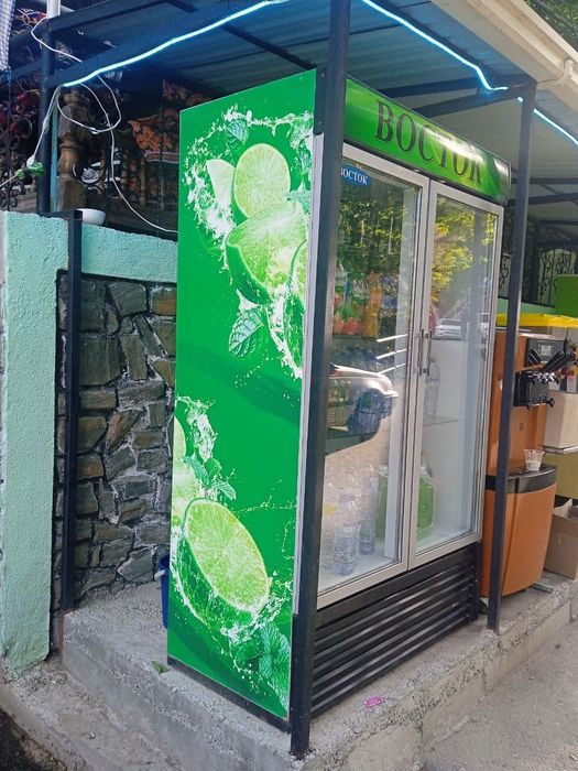 Витрина холодильная в отличном состоянии,  почти не использовали. Б/у.