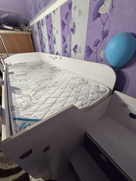 Продаю кровать чердак