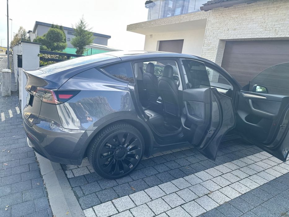 Tesla model Y