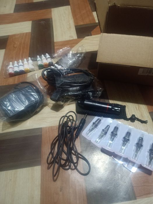 Vând mașină de tatuat profesională