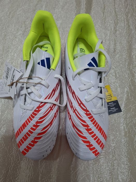 Бутони за момче за футбол