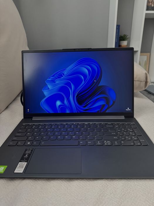 Laptop Lenovo Yoga Slim 7