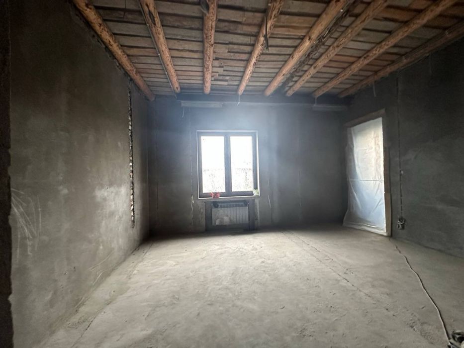 Метро Буюк Ипак Йули, Британская школа Дом 430 кв.м