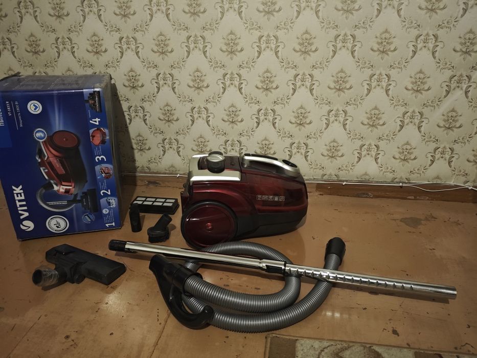 Пылесос Electrolux и Vitek и Vitek akva filtr