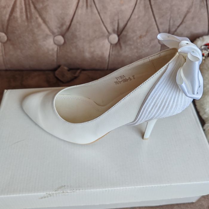 Продам новые туфли