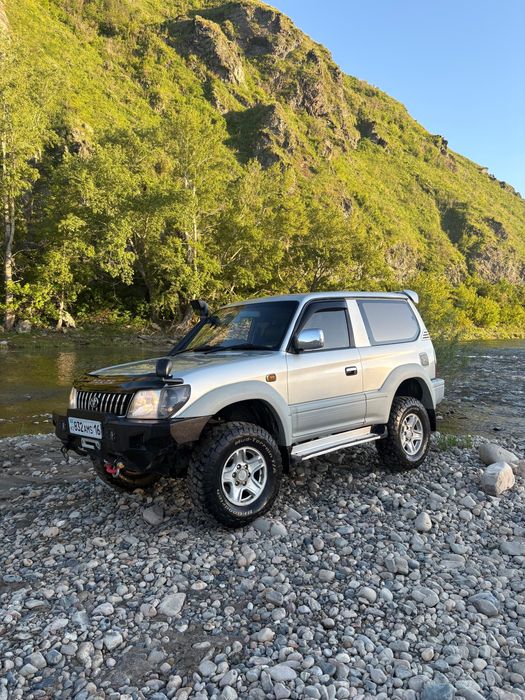 Toyota Land Cruiser Prado 90