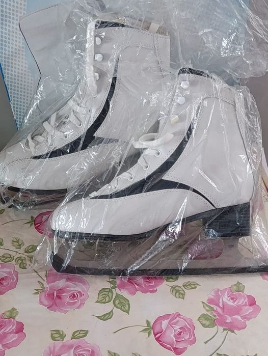 Продаются коньки фигурные р-н 39