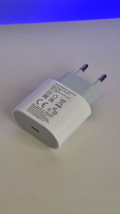 Бързо зарядно 20W USB-C PD Travel Adapter - чисто ново