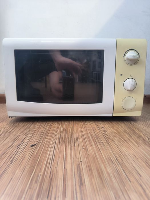 Продам микроволновую печь