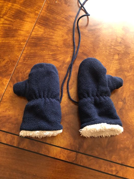 Продам детские варежки jacadi