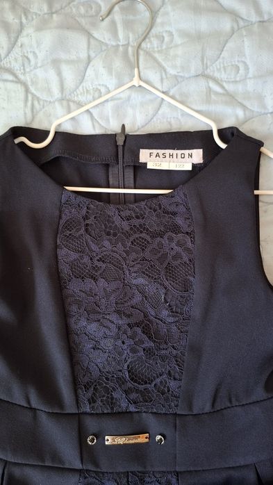 Продам школьный сарафан на девочку