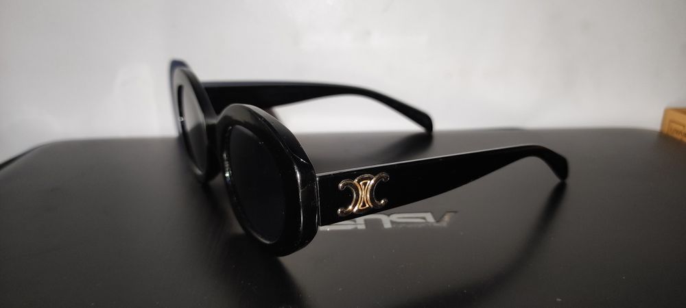 Vand Ochelari de soare de dama Celine CL40194U 01A