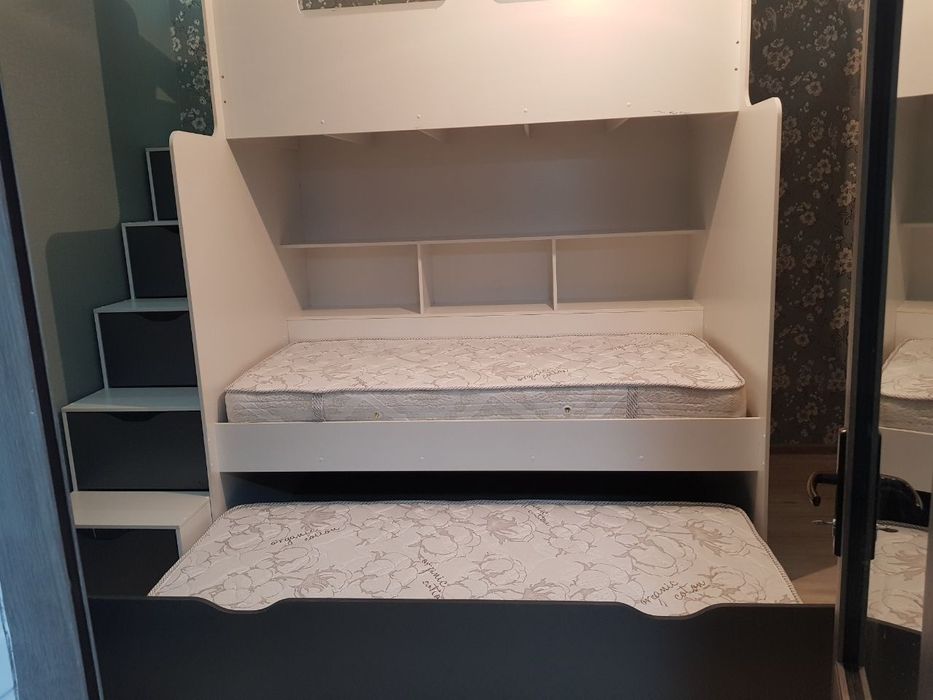 Кровать 3х этажный для детей с ортопедическим матрасом