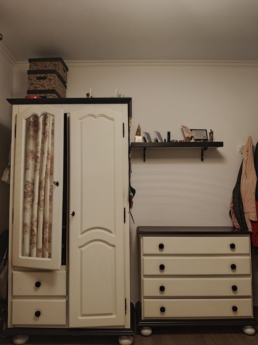 Mobilă lemn masiv dormitor