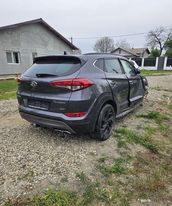 Vand Hyundai tucson avariat 2016