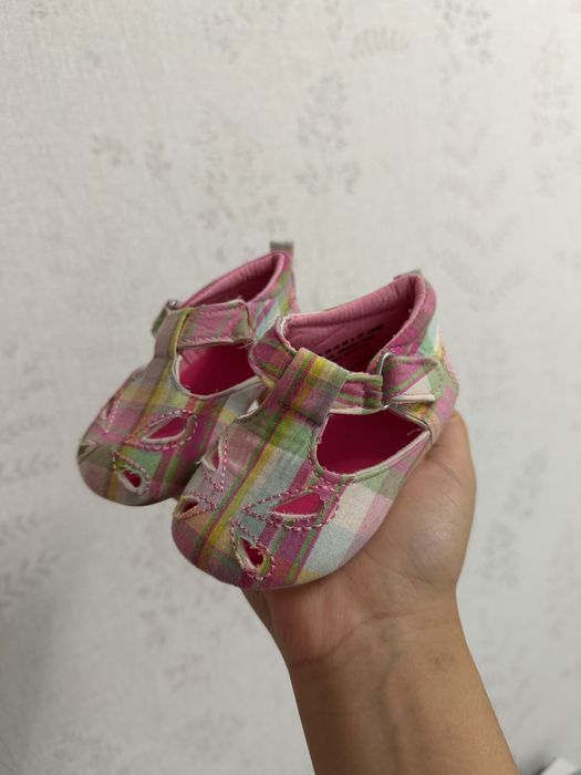 Продам детскую обувь