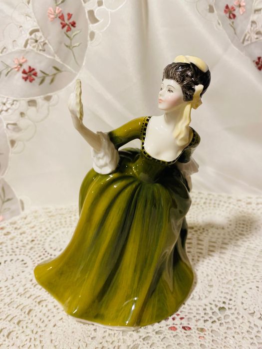 порцеланова статуетка